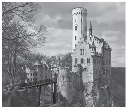(ENEM 2021) Um parque temático brasileiro construiu uma réplica em miniatura do castelo de Liechtenstein. O castelo original, representado na imagem, está situado na Alemanha e foi
reconstruído entre os anos de 1840 e 1842, após duas destruições causadas por guerras.
O castelo possui uma ponte de 38,4 m de comprimento e 1,68 m de largura. O artesão que trabalhou para o parque produziu a réplica do castelo, em escala. Nessa obra, as medidas do comprimento e da largura da ponte eram, respectivamente, 160 cm e 7 cm.
A escala utilizada para fazer a réplica é
A 1 : 576
B 1 : 240
C 1 : 24
D 1 : 4,2
E 1 : 2,4